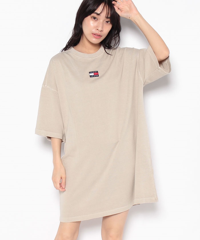 【 】Jeans '85 グラフィック Tシャツ ワンピース セール】トミージーンズ TOMMY JEANS バッジTシャツワンピース