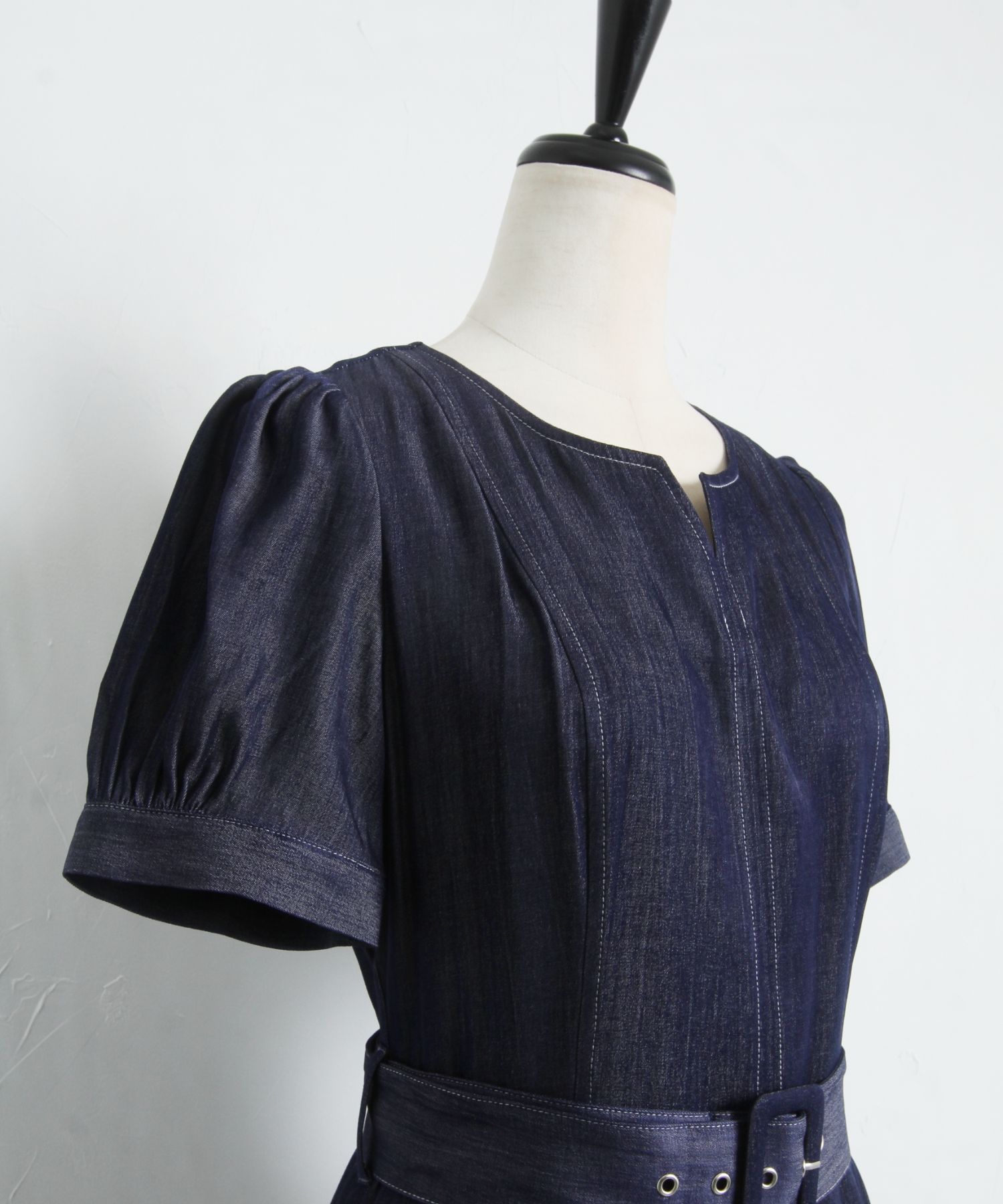 専用♡袖ノバチェックベルト付きデニムワンピース　ネイビー TRF ホルターネックデニムワンピース - ネイビーブルー | ZARA