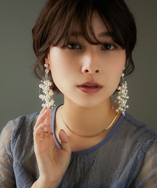 セール10 Off パーティー ピアス 両耳 アクセサリー ロング フラワー かすみ草 大振り フェイクパール パール イミテーションパール ドレス ワンピース シンプル 結婚式 ニアナ Niana D Fashion