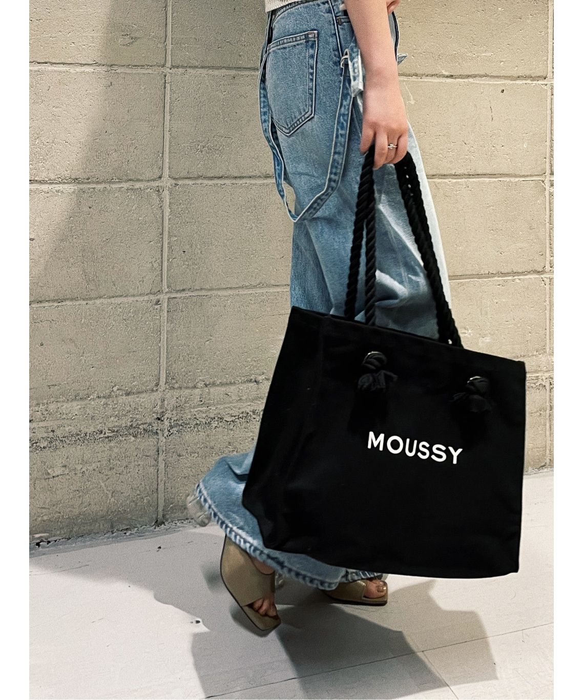 超激得大人気moussy moussy ｽｰﾍﾞﾆｱｼｮｯﾊﾟｰﾄｰﾄ2点set 新品未開封の通販 by M-K-Radysama's shop  ｜マウジーならラクマトートバッグ