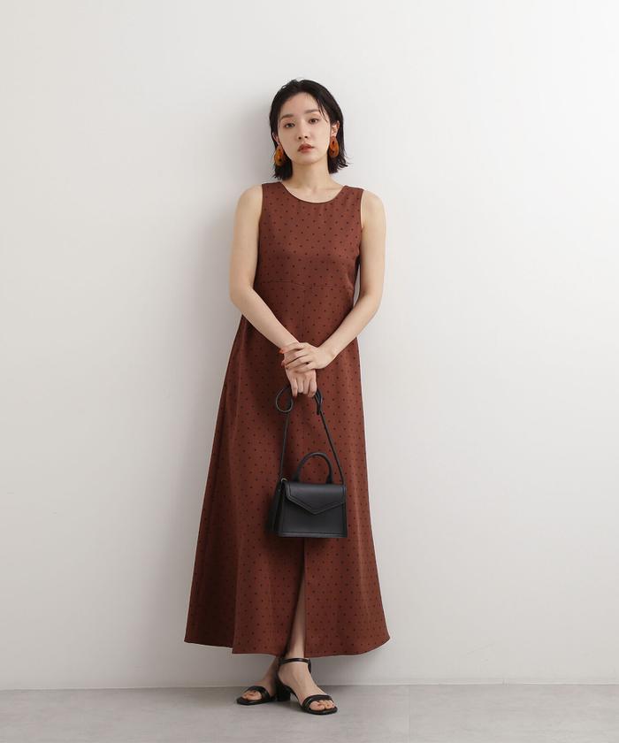 美品 ナチュラルクチュール 上品 袖スリット ロング ワンピース 茶色 セール 50%OFF】フロントスリットドットワンピース(504700789
