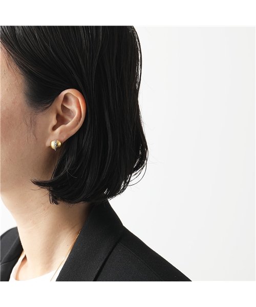 一番上のもののみ ピアス Celine 微笑ましかっ
