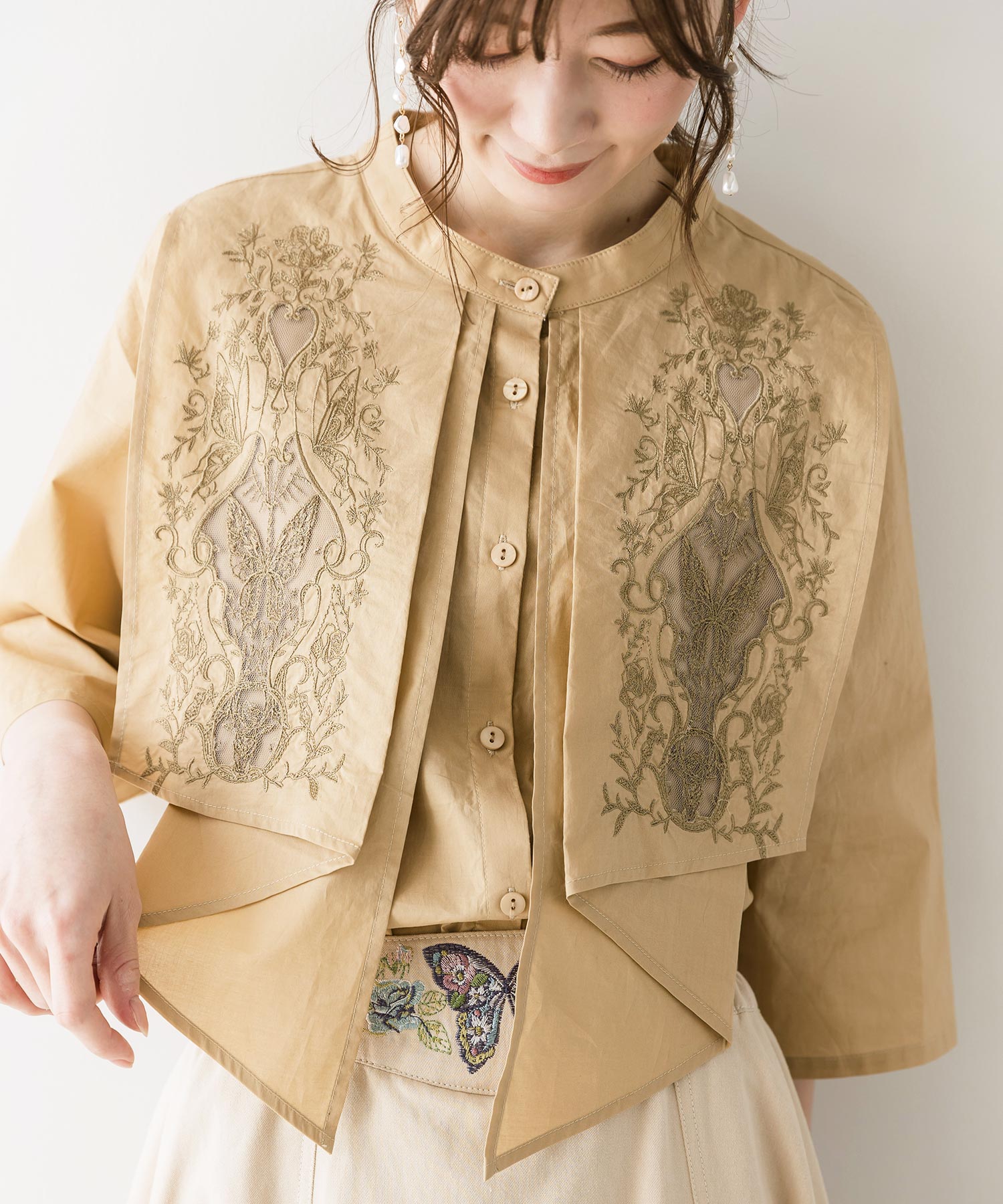 ほぼ新品】SEZANE セザンヌ 刺繍 シャツワンピース momoniコラボ ほぼ新品】SEZANE セザンヌ 刺繍 シャツワンピース momoniコラボ