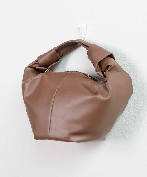ノットワンハンドルバッグ【即納】 鞄 バッグ ワンハンドル ハンドバッグ ギャザー ホーボーバッグ 三日月型 PU レザー フェイクレザー レディース 韓国 プ(504751343) | ショップにこにこ(shopnikoniko) - d fashion ノットワンハンドルバッグ【即納】 鞄 バッグ ワンハンドル ハンドバッグ ギャザー ホーボーバッグ 三日月型 PU レザー フェイクレザー レディース 韓国 プ(504751343) | ショップにこにこ(shopnikoniko) - d fashion