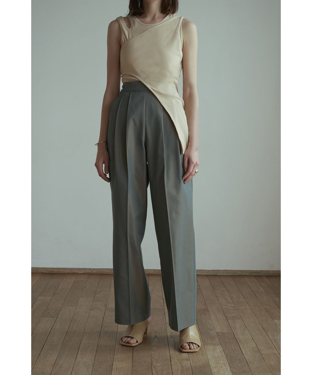 トップス CLANE 2WAY NUANCE CUT TOPS CLANE/クラネ】2WAY NUANCE CUT TOPS/2WAYニュアンスカット