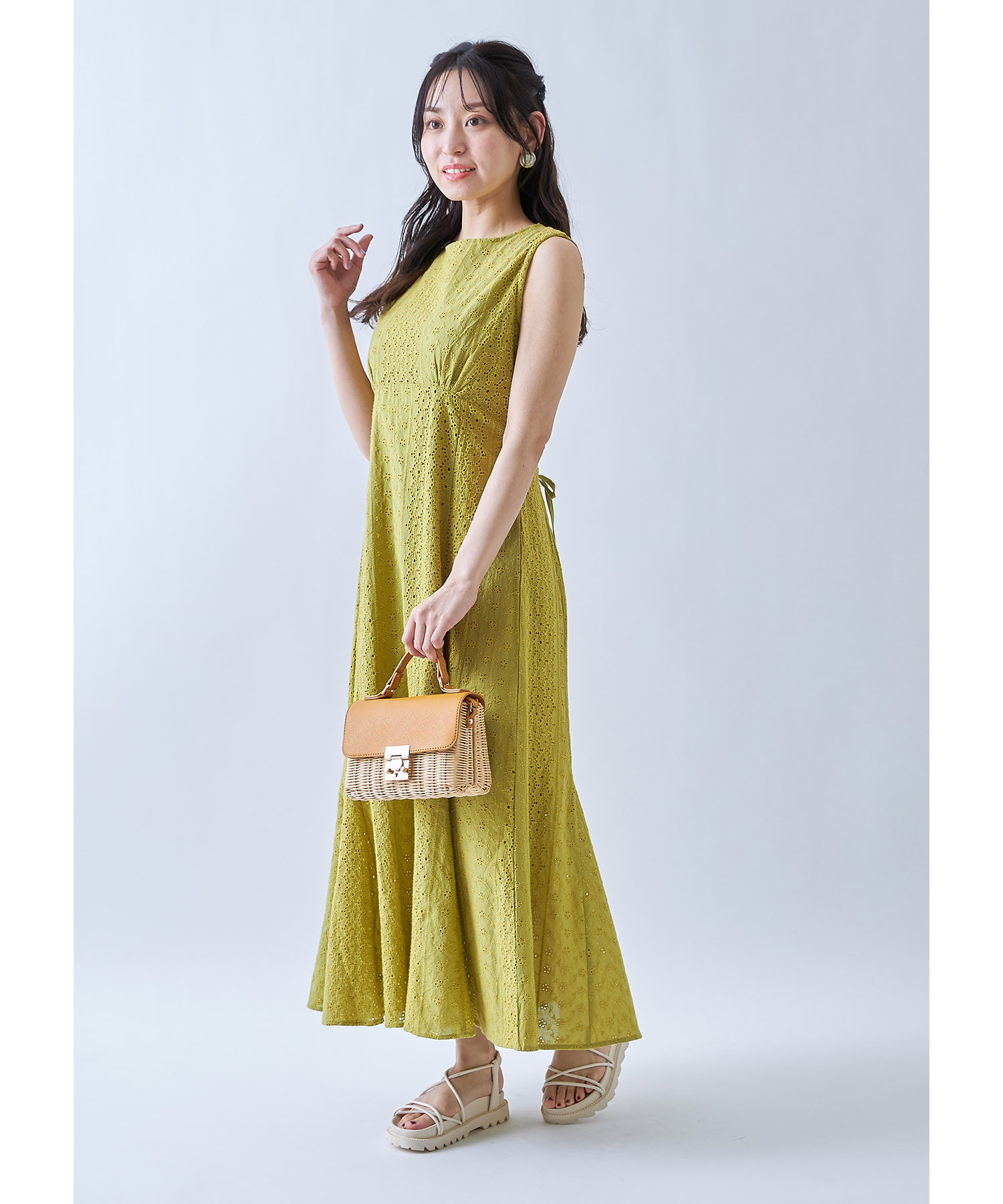 【ANDREA &Co．】アイボリー レース風カットソーノースリーブワンピース アニマル柄ボウタイ付きノースリーブワンピース(505321223