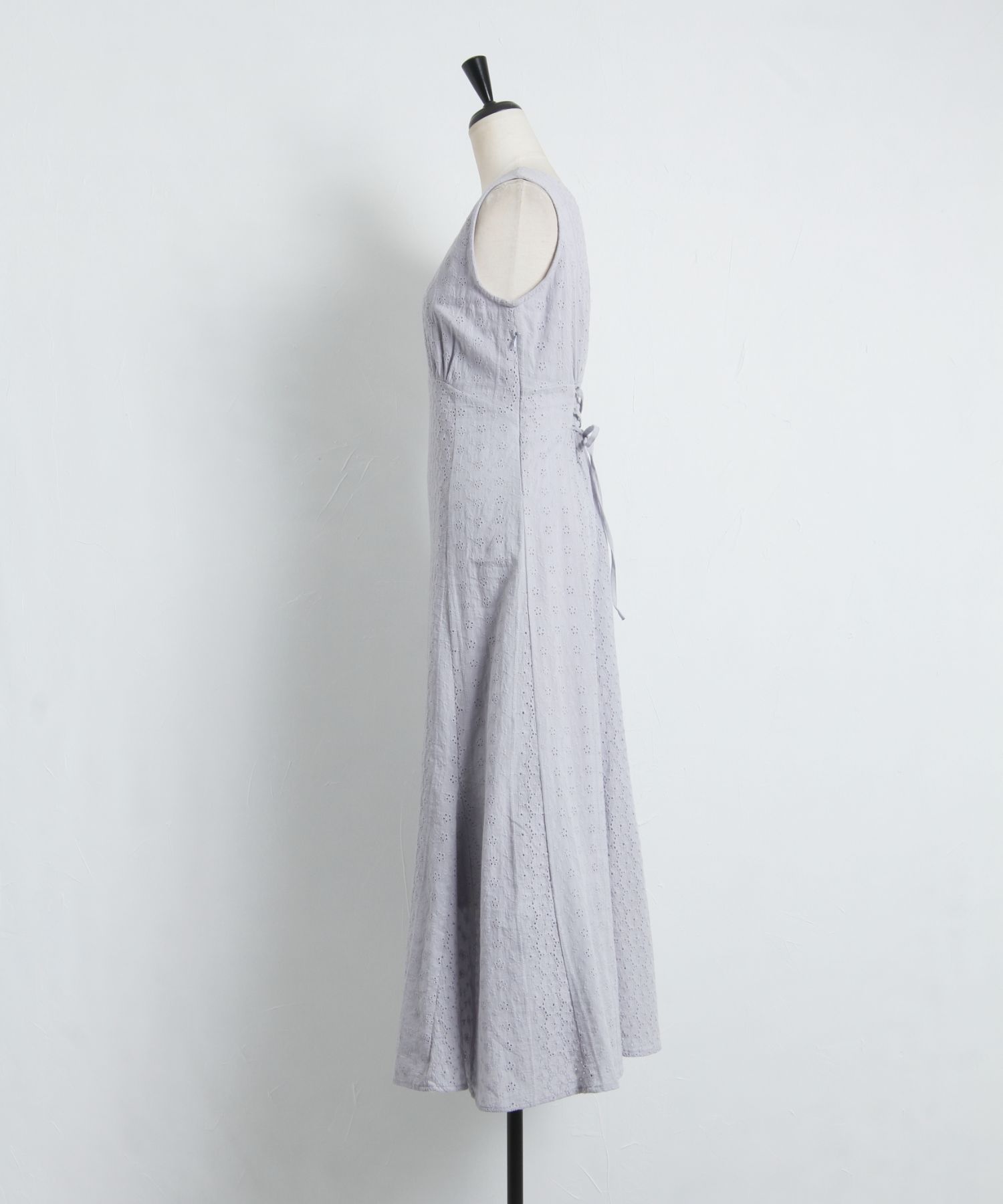 2024年夏美品❣️45R コットンノースリーブワンピース クーポン】バックレースアップコットンカットワークレース刺繍