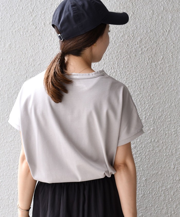 値下げ済★新品★CHANEL★エンブロイダリービーズ刺繍★Tシャツ/カットソー 値下げ済☆新品☆CHANEL☆エンブロイダリービーズ刺繍☆Tシャツ
