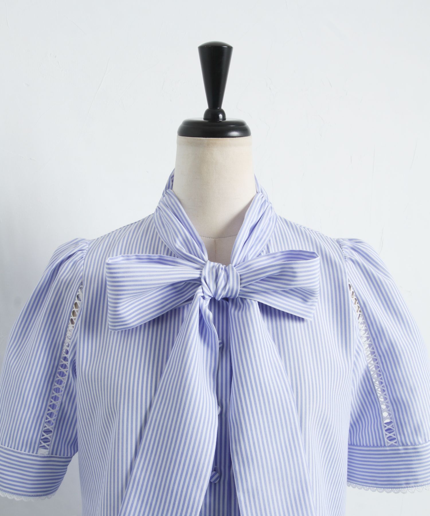 美品✨ジャスグリッティ ボウタイ リボン ブラウス　ストライプ　ゆったりM 本当に 安いファッション - 美品✨ジャスグリッティ ボウタイ