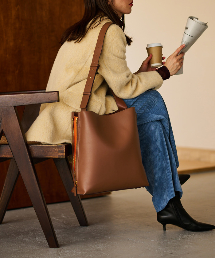E'POR】【A4対応】 Y BAG shoulder（サイドジップショルダー