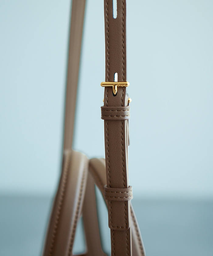 クーポン】【E'POR】【A4対応】【一部店舗限定】Y BAG Medium＋