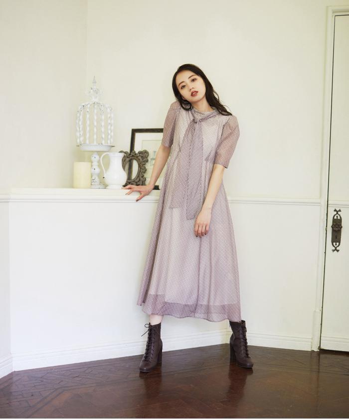 ジルスチュアート【F】ファニーレース付きイレヘムニット　長袖　アシンメトリー ◇ジュイ柄スカーフ付きニット（ニット/セーター）｜JILL by