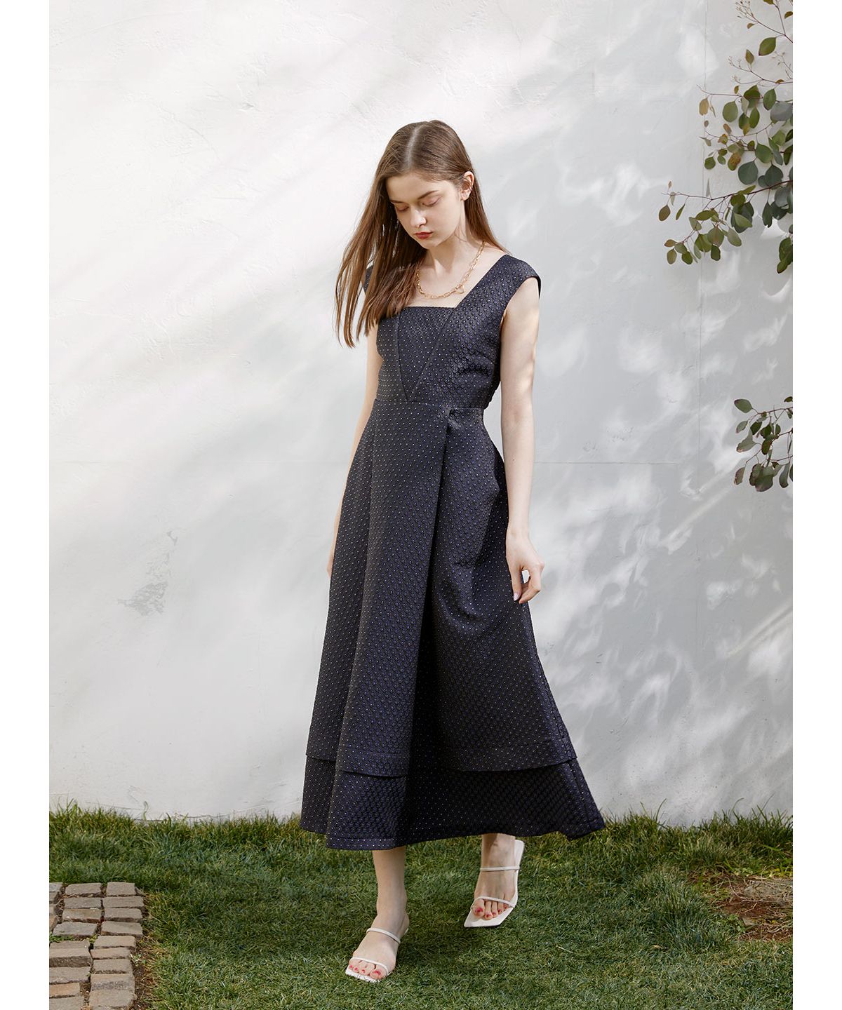 セール 25%OFF】バックオープンフラワーワンピース(504766028 セール 25%OFF】バックオープンフラワーワンピース(504766028