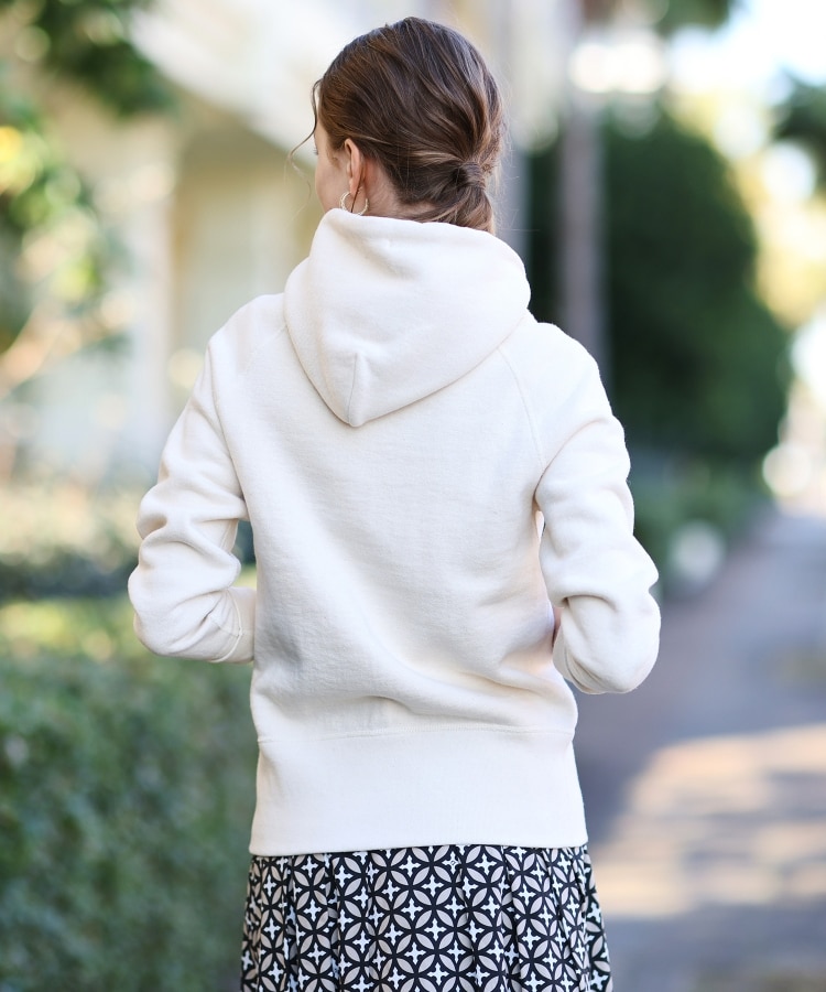 DRESSTERIOR定番のパーカー グレー のこっ