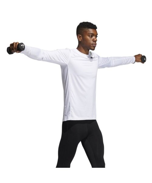 セール】テックフィット フィッティド 長袖Tシャツ / Techfit Fitted Long Sleeve Tee(504859761) | アディダス(adidas) - d fashion セール】テックフィット フィッティド 長袖Tシャツ / Techfit Fitted Long Sleeve Tee(504859761) | アディダス(adidas) - d fashion