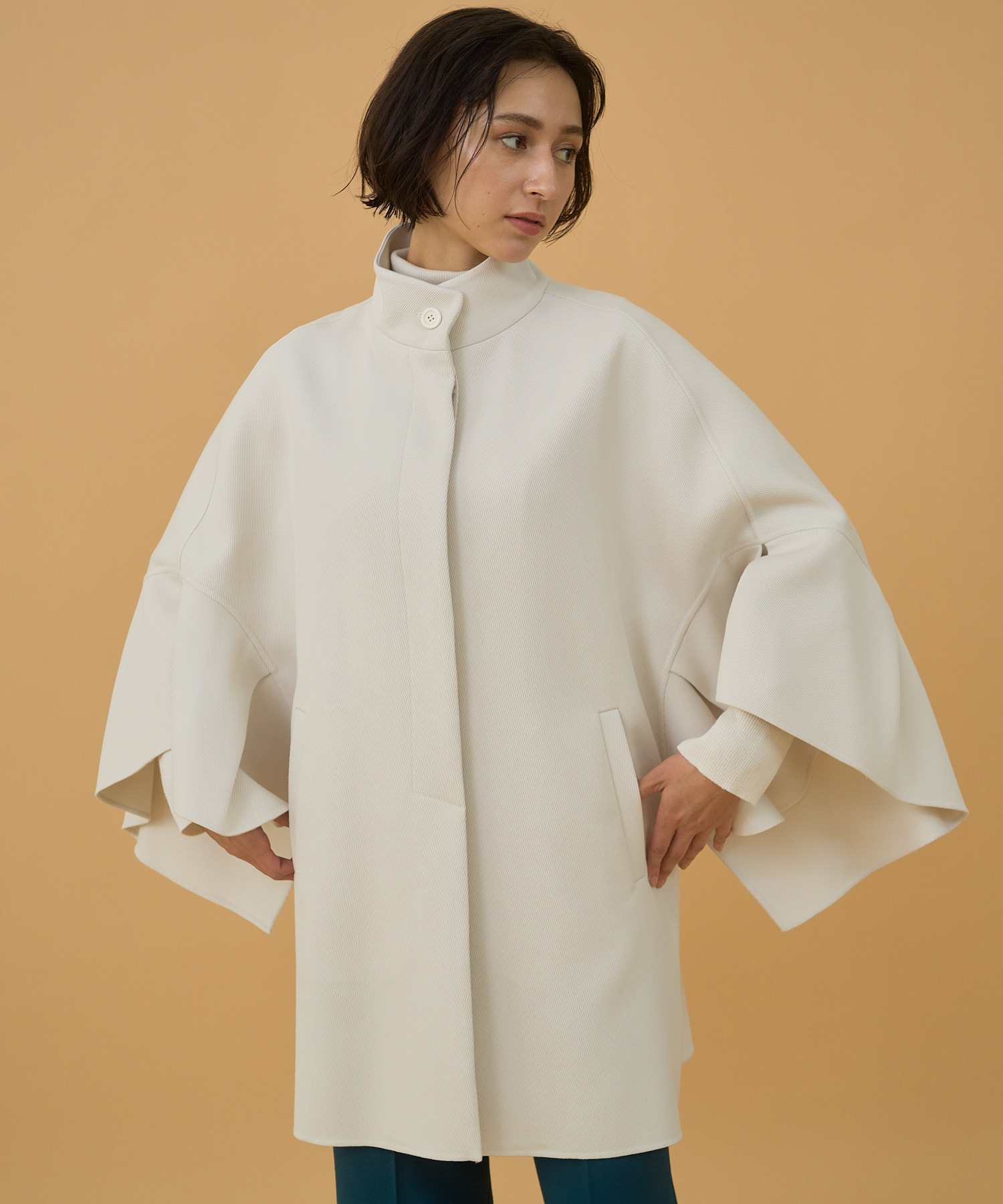 【新品】AVIE アウター ケープ　ヤマダヤ 新品】AVIE アウター ケープ ヤマダヤ