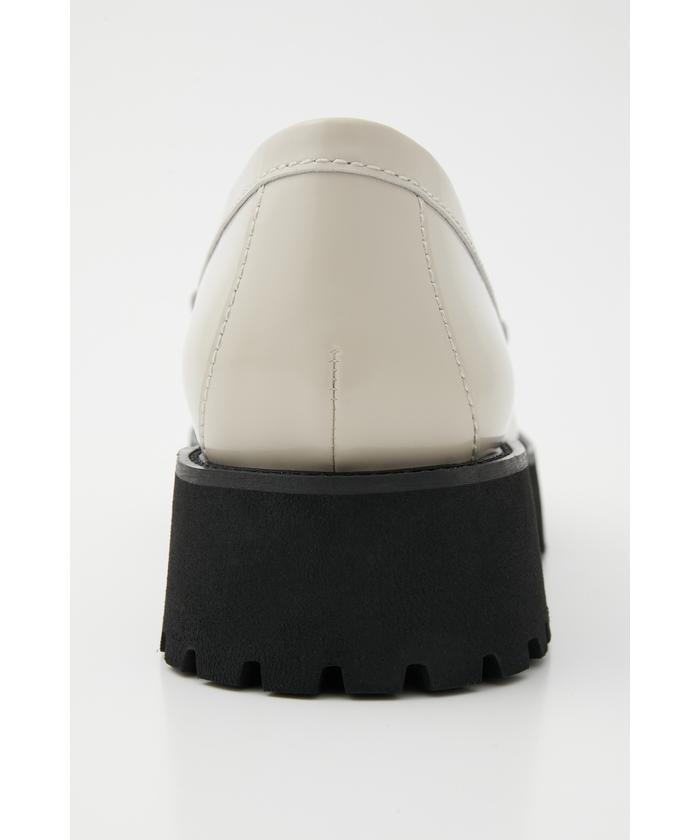 セール 13%OFF】トラッドタンクソールソフトローファー