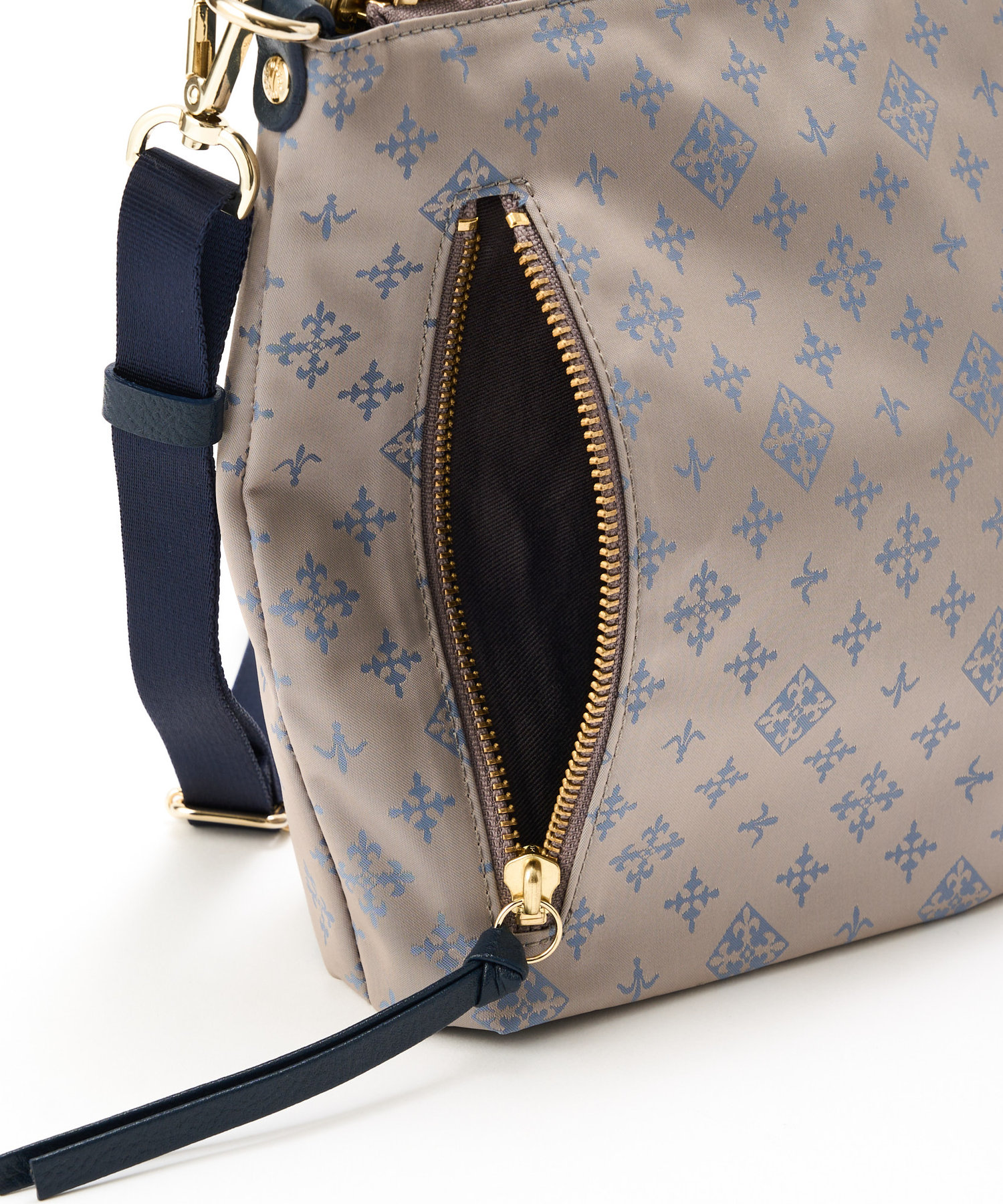 セール 60%OFF】両面楽しめるリバーシブルショルダーバッグ(CE