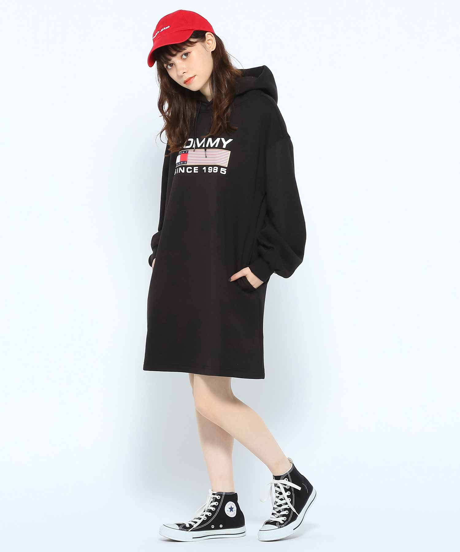 セール】トミージーンズ TOMMY JEANS アスレチックロゴパーカー