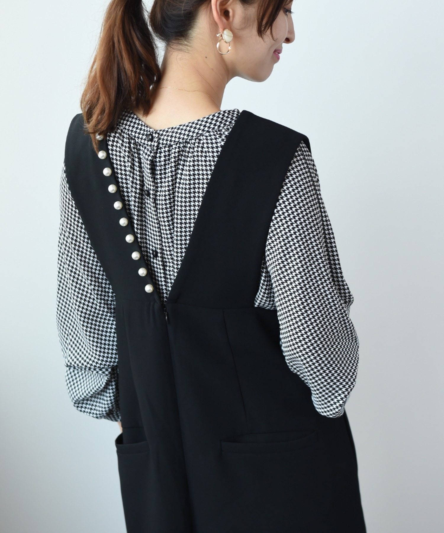 クーポン】【anana】パール付きVサスペンダーワンピース