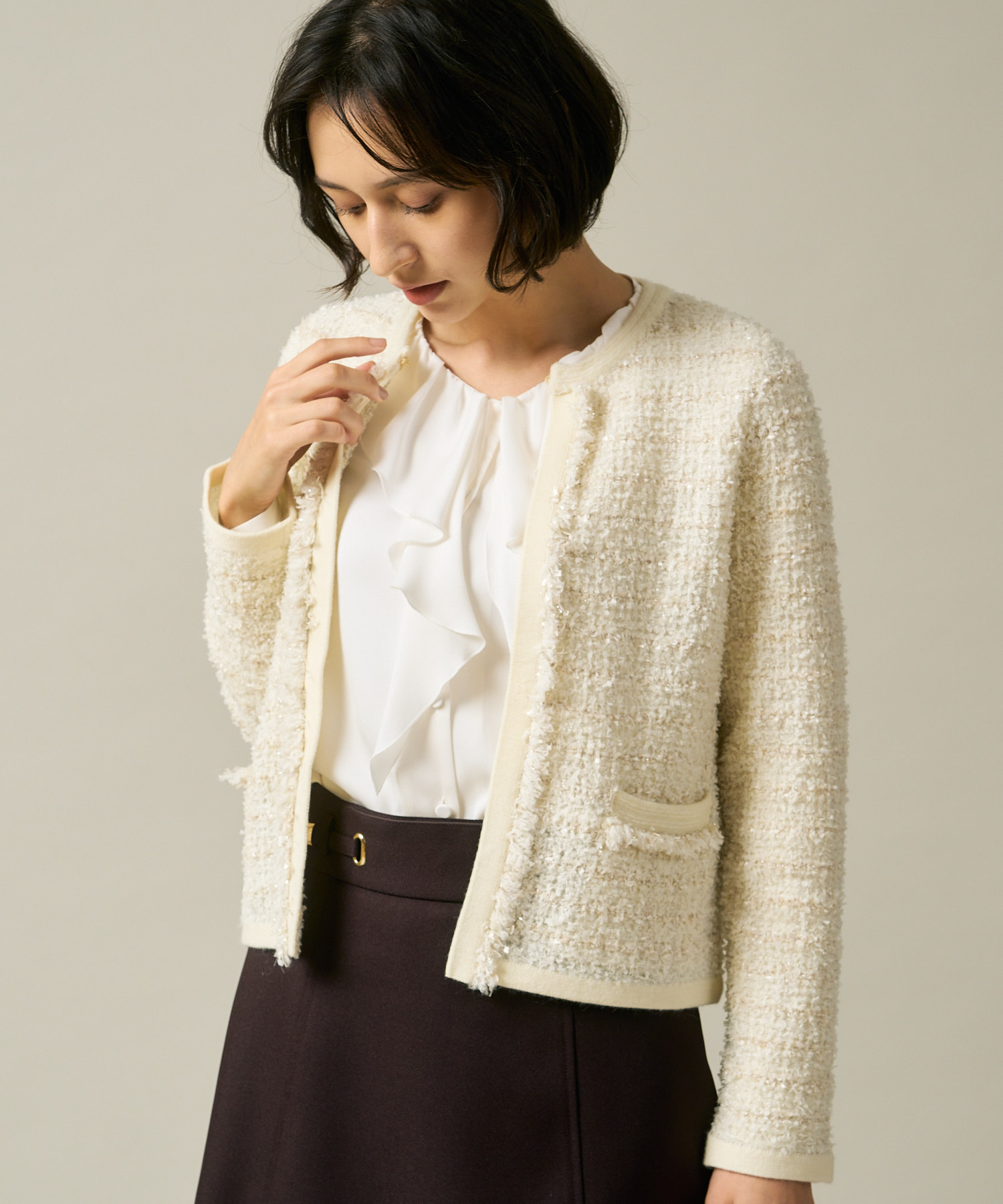セール 30%OFF】サテンアムンゼンラッフルタイブラウス