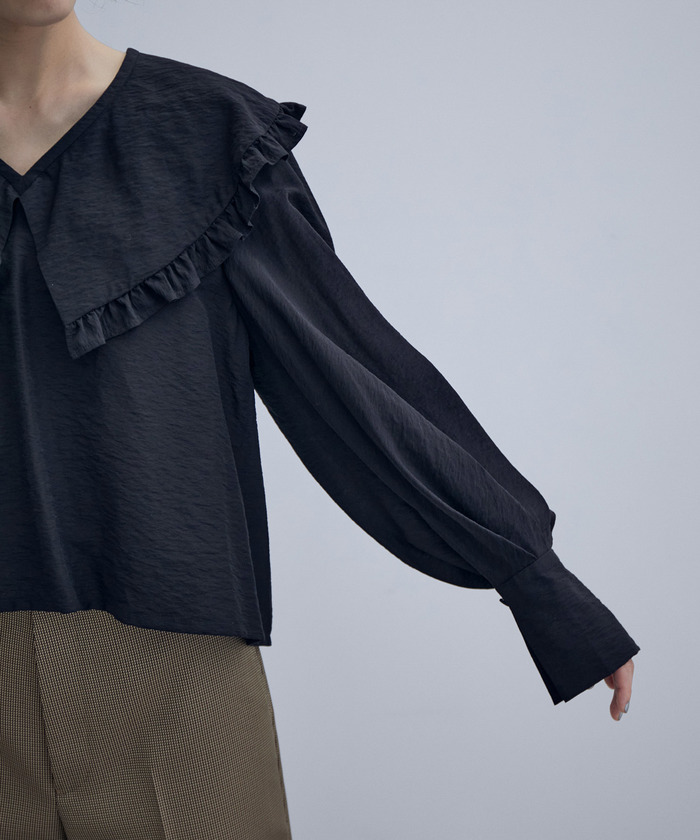 ADAM ET ROPE' ラッフルフリルブラウス ADAM ET ROPE'（アダムエロペ）の「ラッフルフリルブラウス