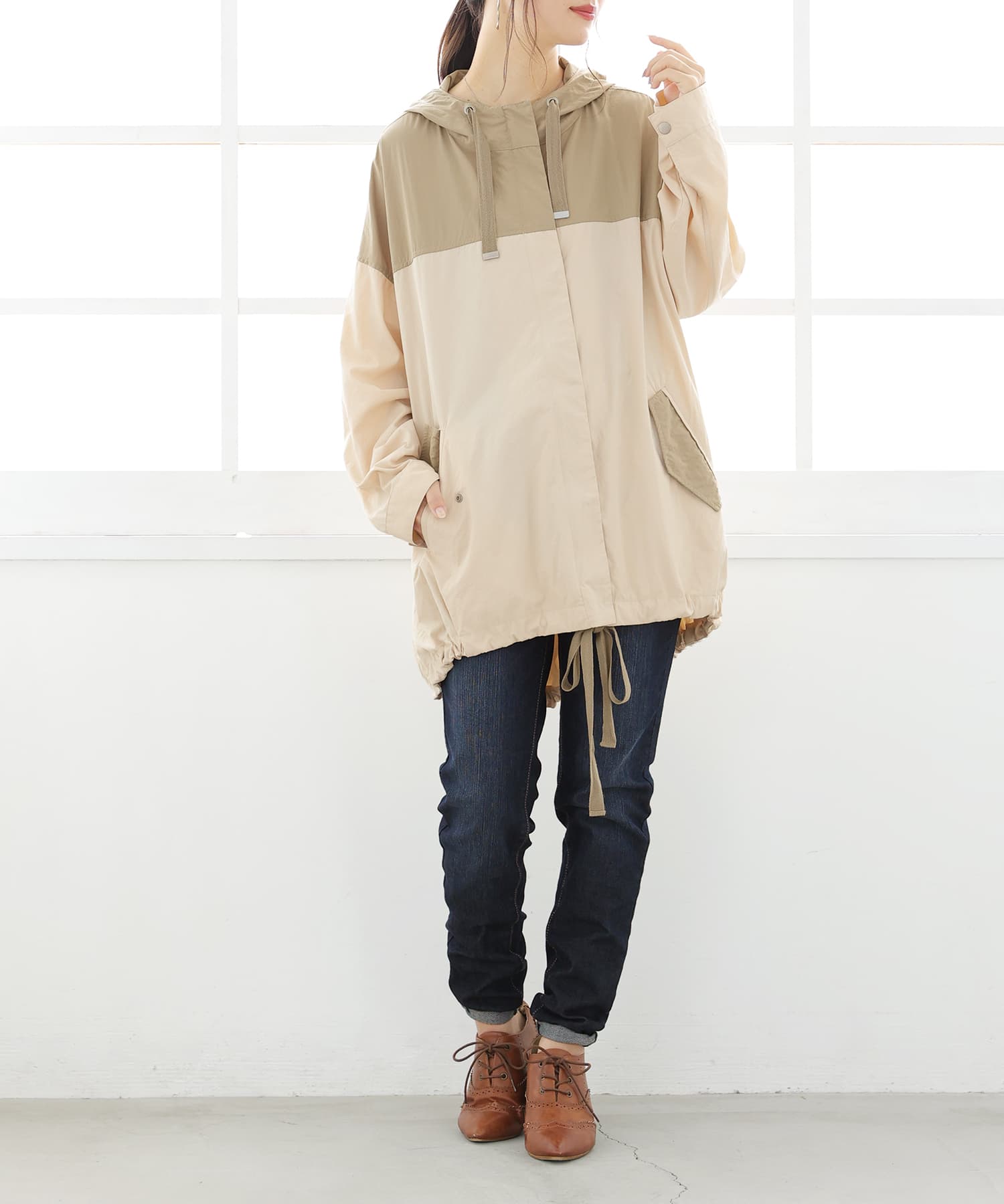 UNITED ARROWS テントラインライトフーディ