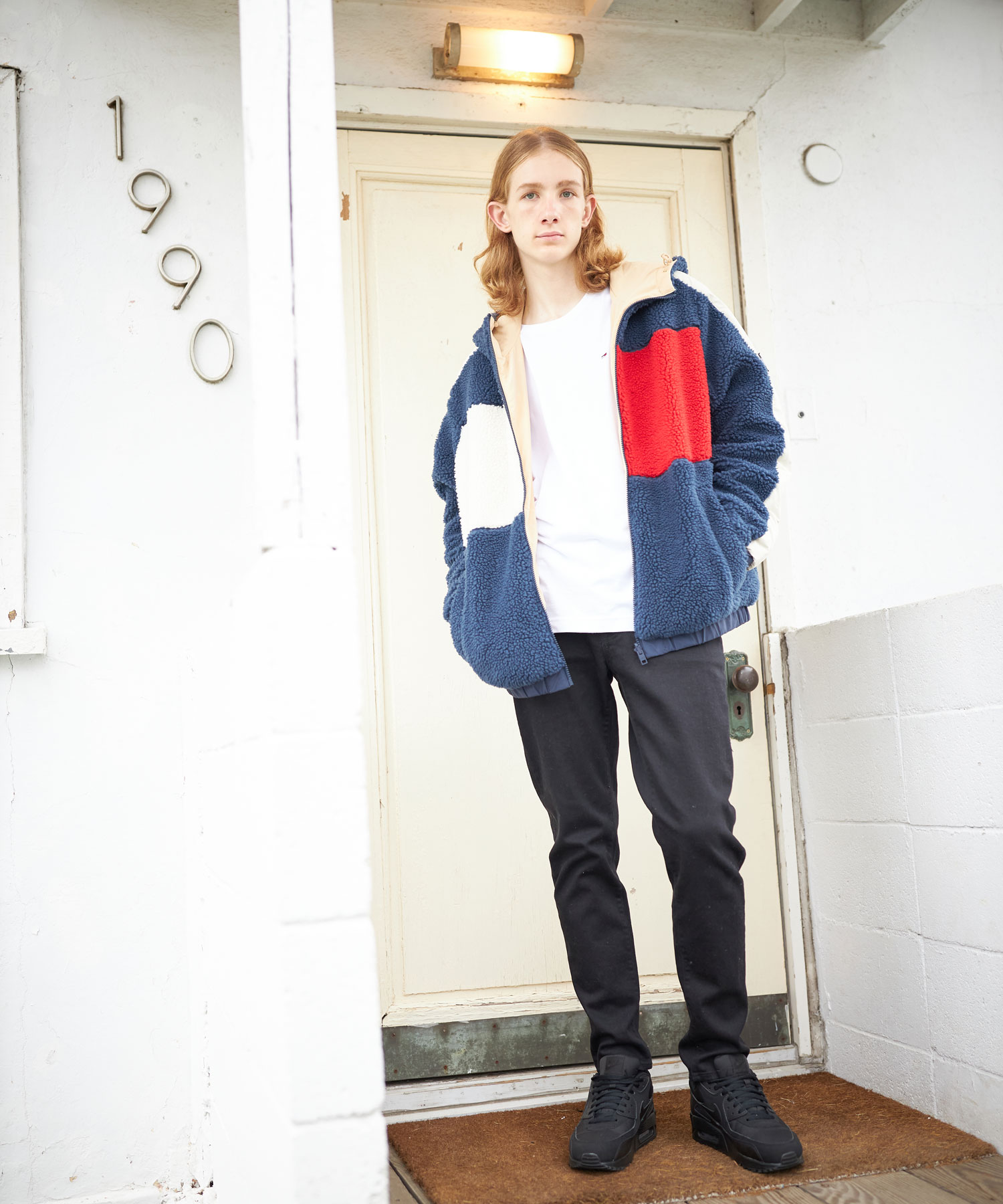 セール】トミージーンズ TOMMY JEANS リバーシブルシェルパ
