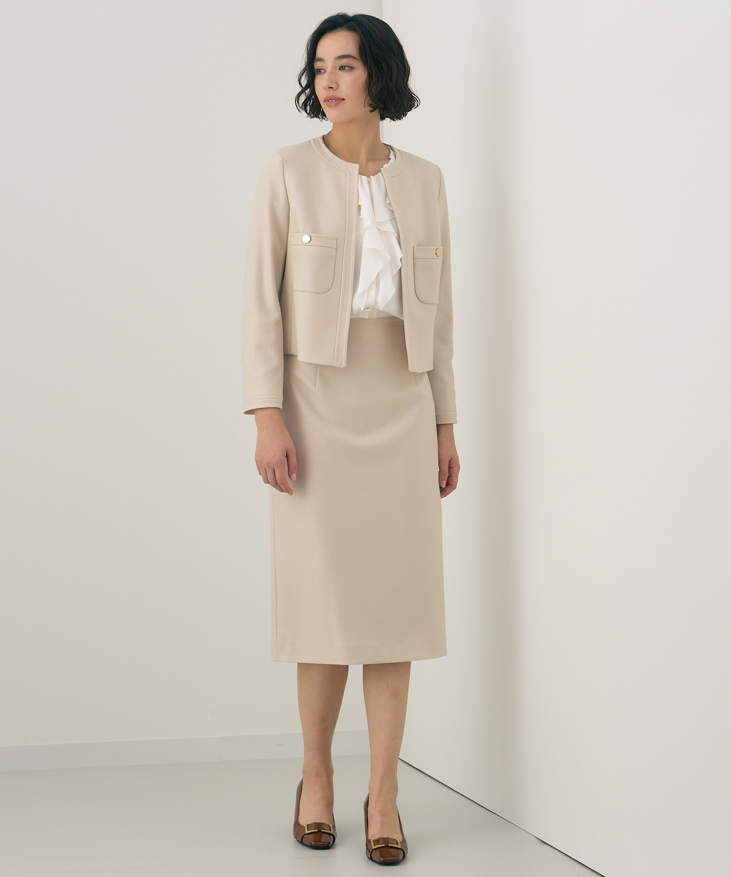 セール 30%OFF】サテンアムンゼンラッフルタイブラウス