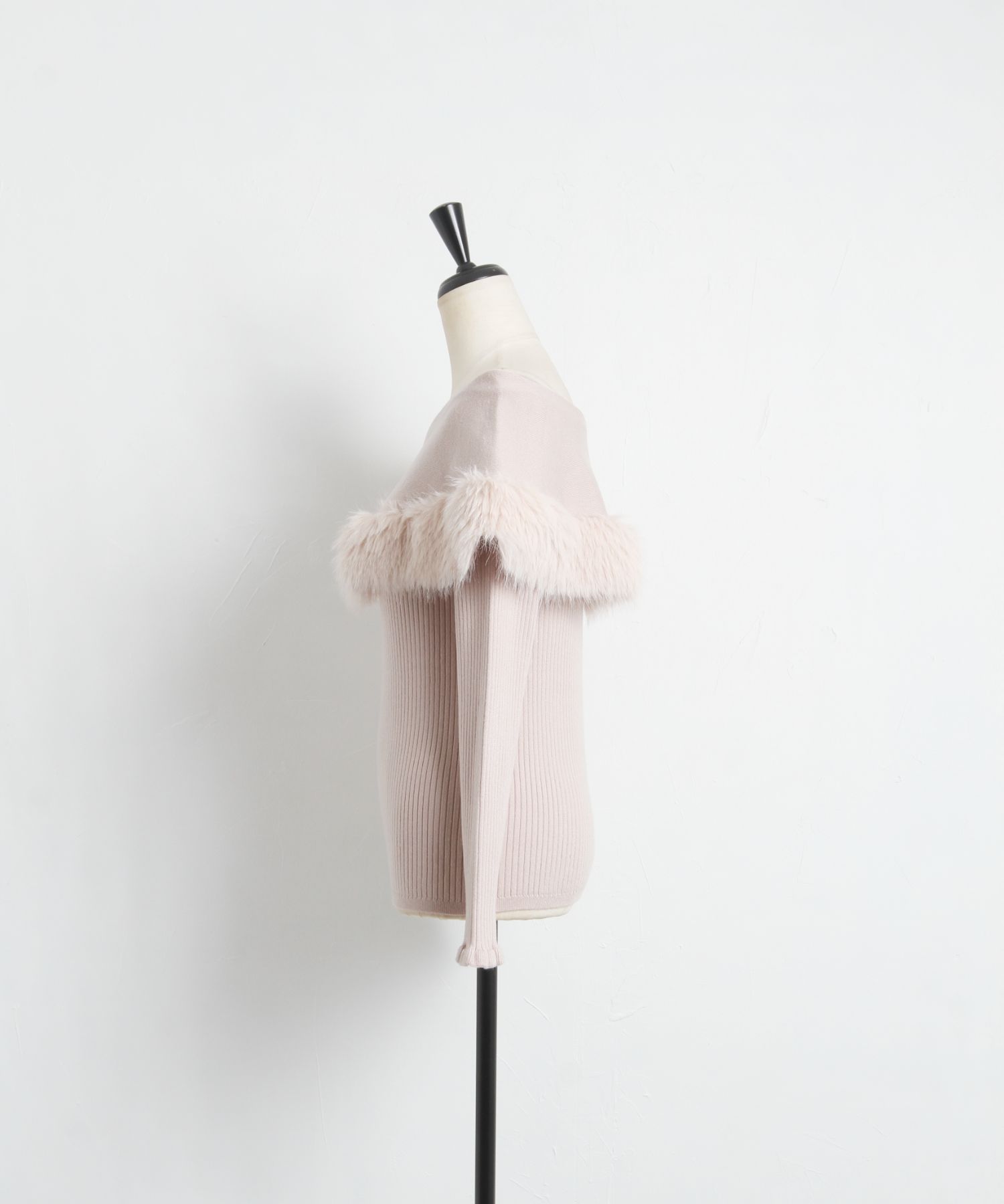 トッコクローゼット tocco closet ファー付きケープライク袖口
