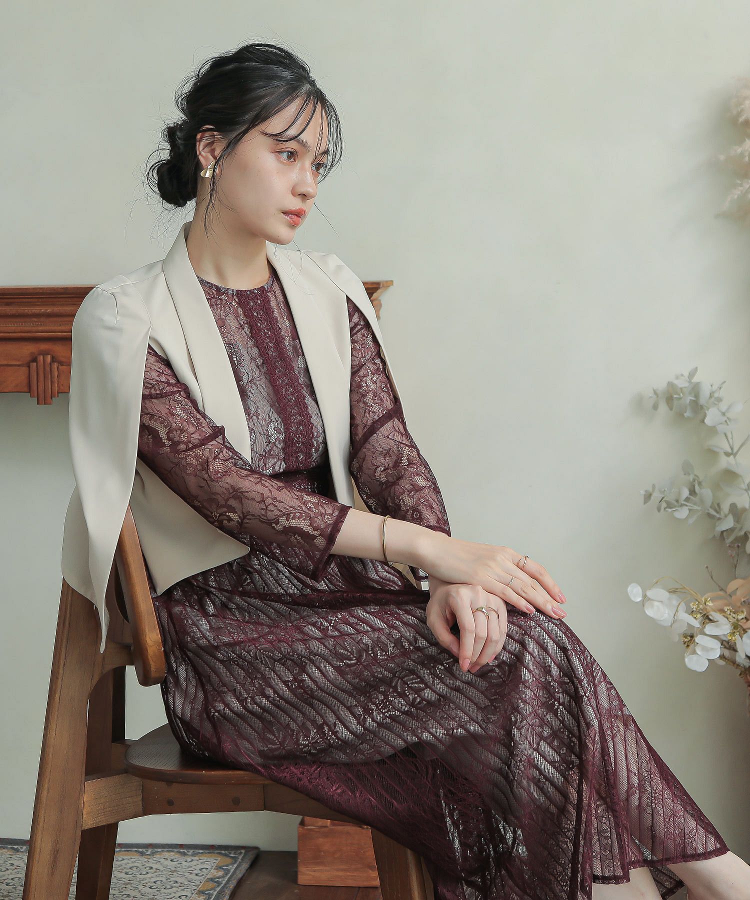 結婚式 ノーカラー ボレロ レディース パーティー カーディガン ケープ レース フォーマル 二の腕カバー マント 袖なし フォーマル ポンチョ ジャレロ 楽天市場】結婚式 ノーカラー ボレロ レディース パーティー