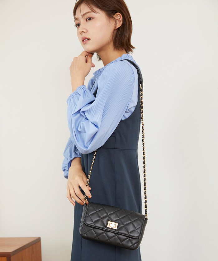 チェーンベルトキルティングショルダー バッグ(504998911 チェーンベルトキルティングショルダー バッグ(504998911