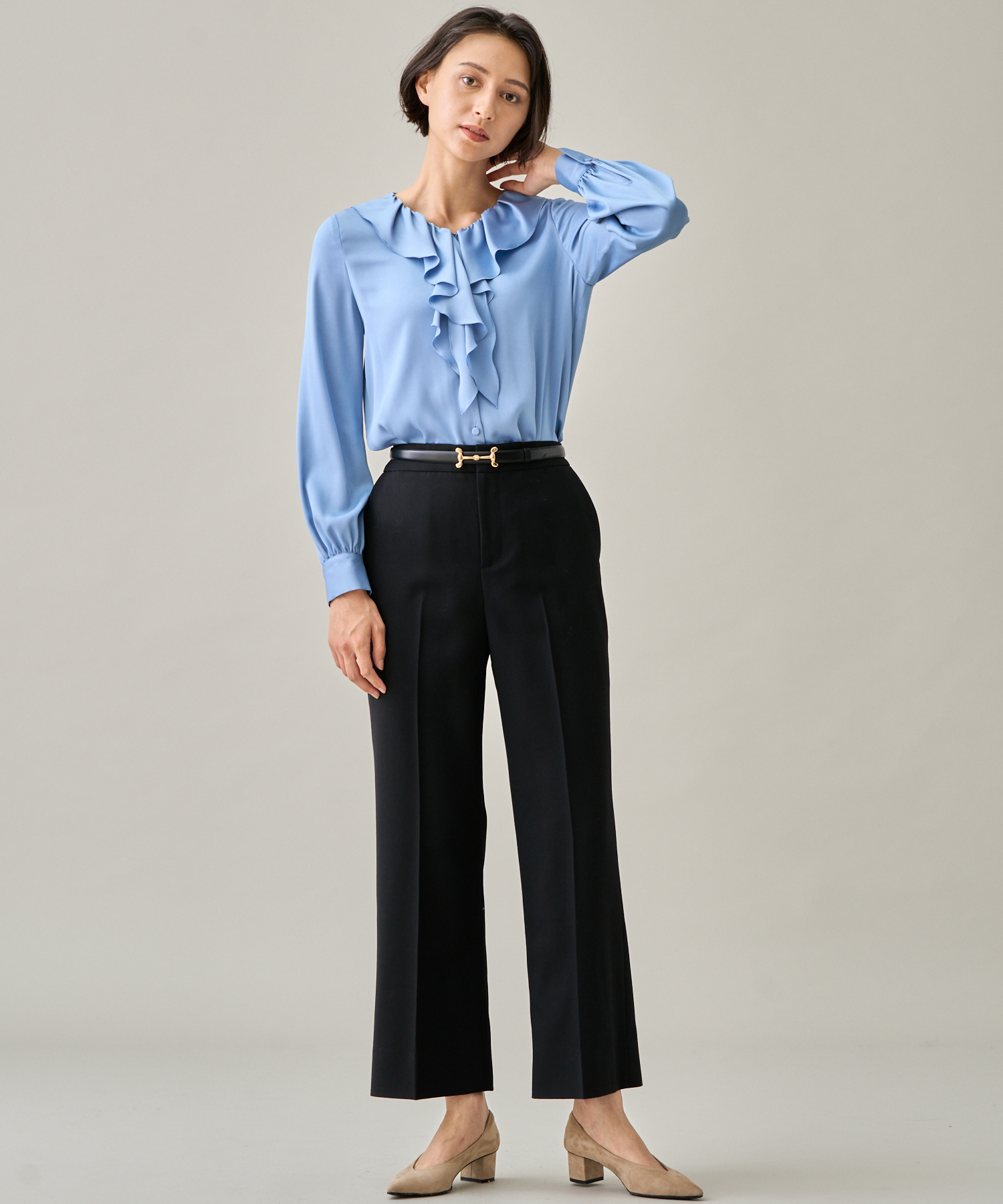 セール 30%OFF】サテンアムンゼンラッフルタイブラウス セール 30%OFF】サテンアムンゼンラッフルタイブラウス