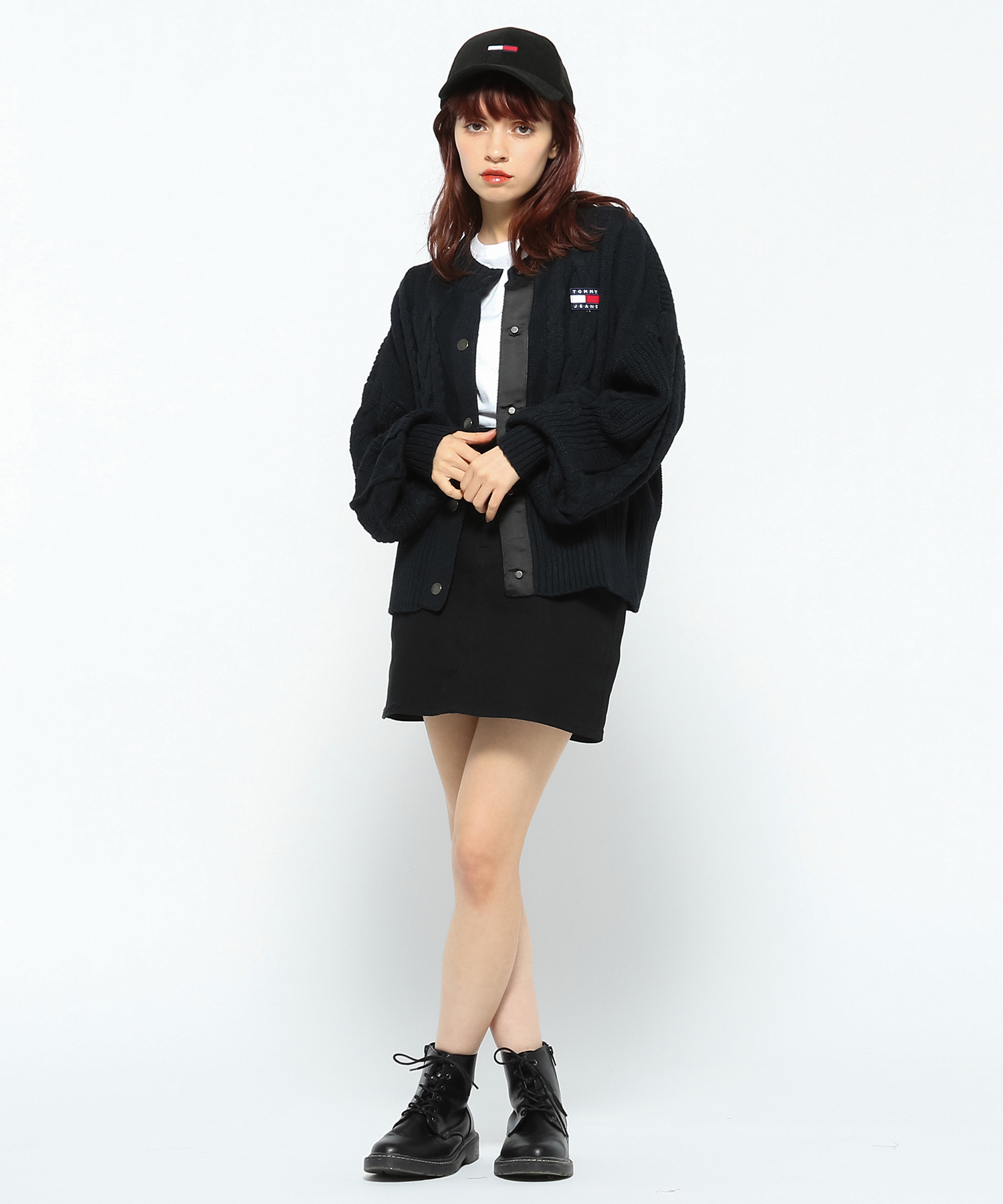 セール】トミージーンズ TOMMY JEANS オーバーサイズバッジ セール】トミージーンズ TOMMY JEANS オーバーサイズバッジ