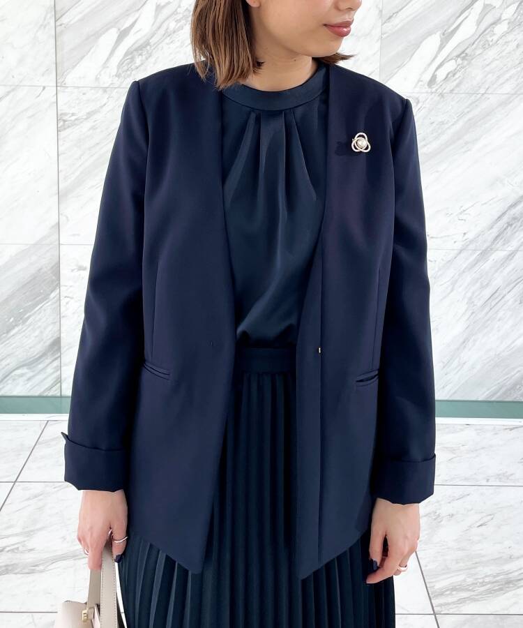 セール 50%OFF】DELEGANT ダブルクロスノーカラーVネックジャケット