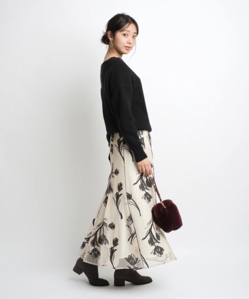 【JUSGLITTY】チューリップ刺繍マーメイドスカート