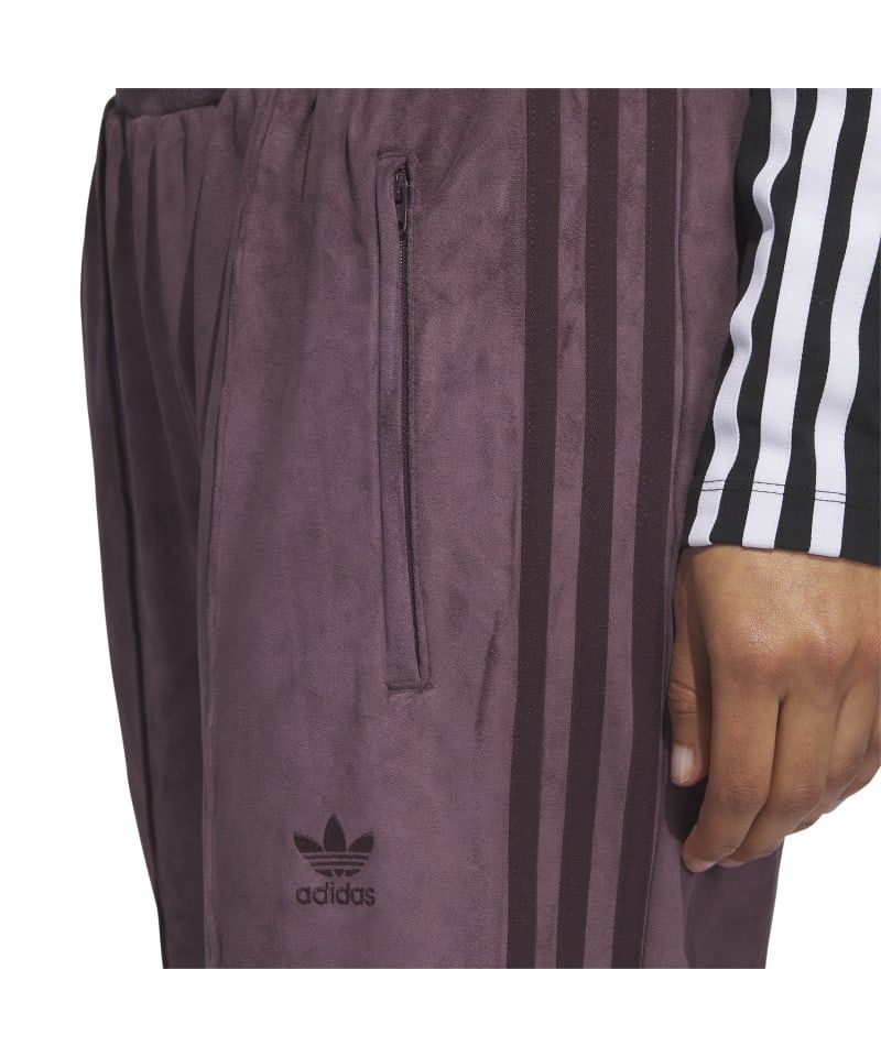 adidasオリジナルス フェイクスエード調トラックパンツ