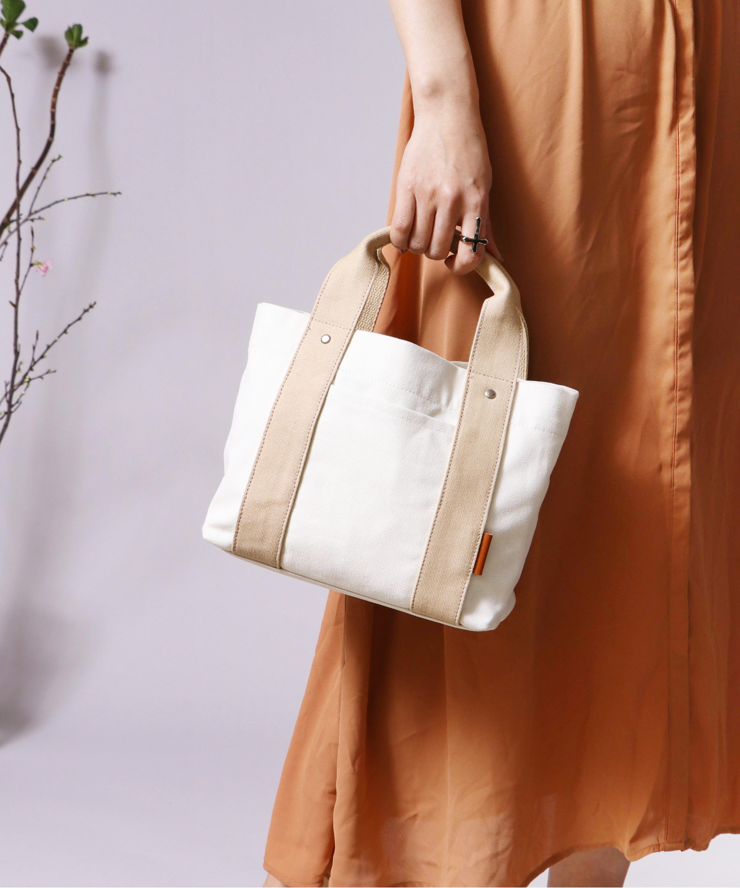 和風 新品CutieLoveコンサートトートバッグ②缶バッジZeeNuNew