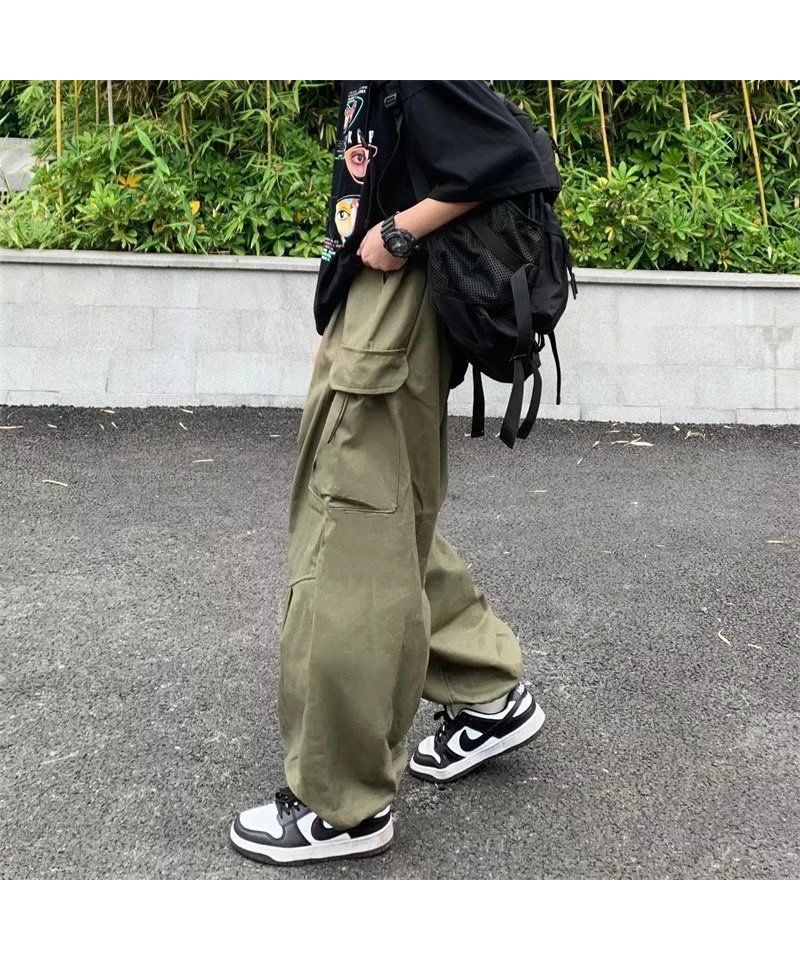 MAISON SPECIAELオリーブグリーン カーゴパンツ サイドポケット付き MAISON SPECIAELオリーブグリーン カーゴパンツ サイドポケット付き