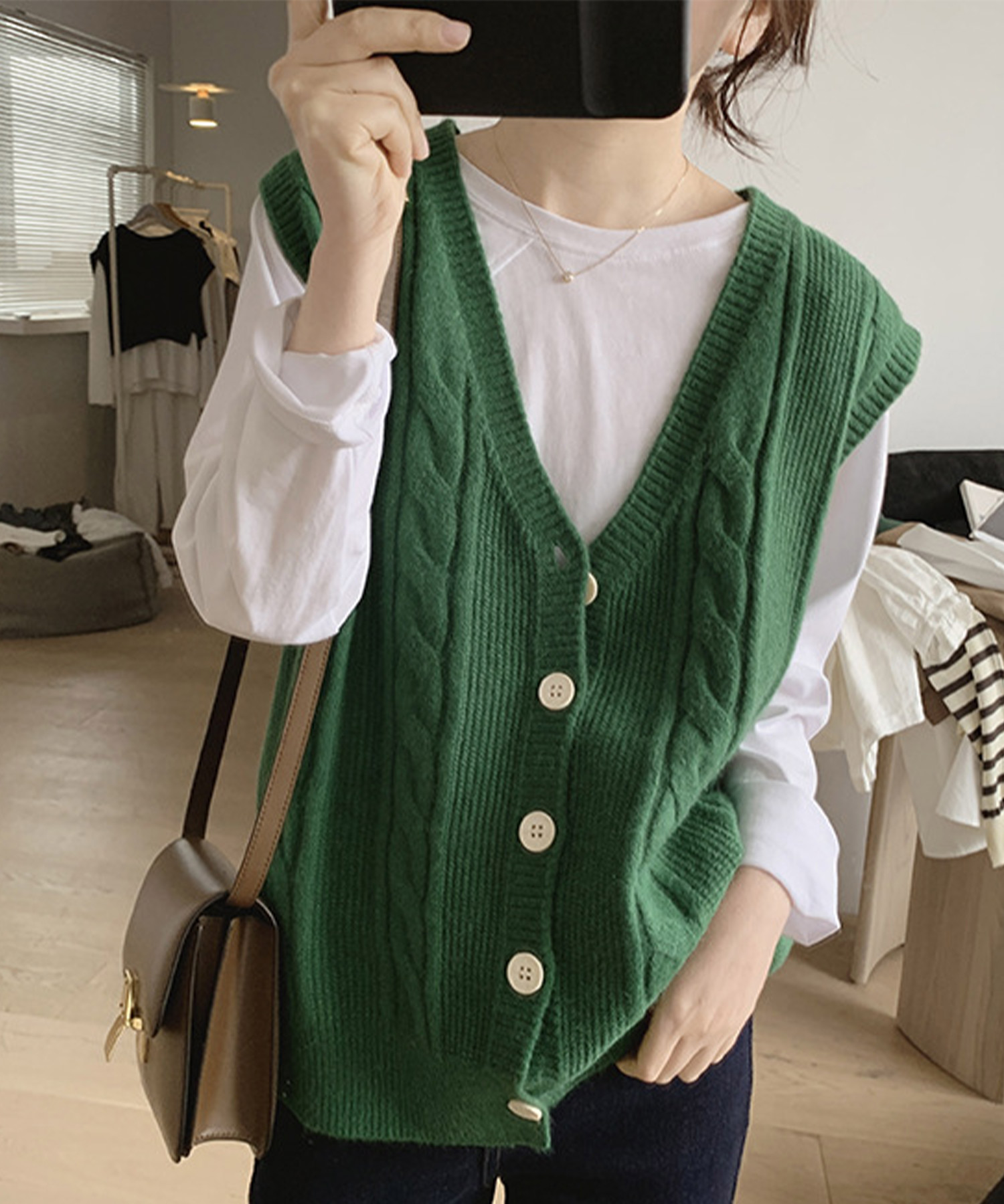 クーポン】【セール47%OFF】アミュレット Amulet Vネックニットベスト レディース トップス 秋服 冬服 10代 20代 30代  韓国ファッション 韓国 オフィスカジュアル シンプル(505077575) | アミュレット(Amulet) - d fashion