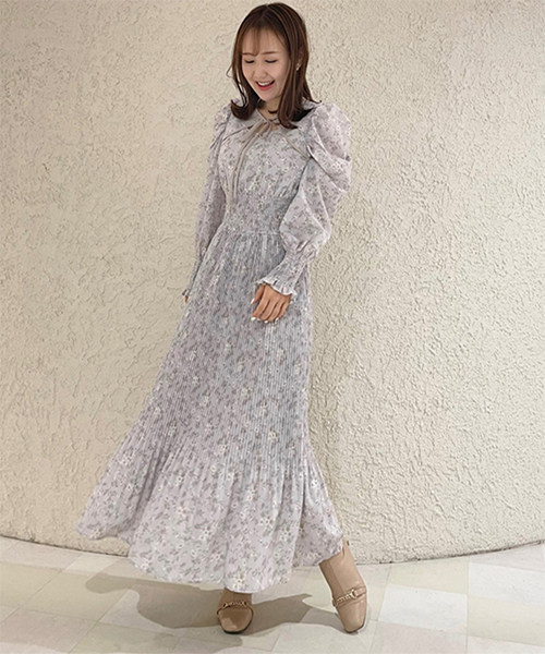 セール】デコルテ開き花柄プリーツワンピース(505094544