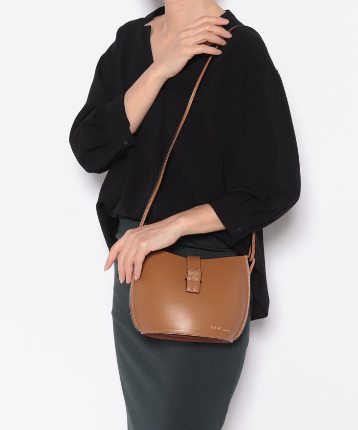 セール】【LOEWE】ロエベ ショルダーバッグ モールドバケット セール】【LOEWE】ロエベ ショルダーバッグ モールドバケット