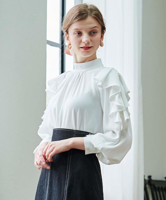 肩フリルハイネックギャザーブラウス(505107103) | AND COUTURE 肩フリルハイネックギャザーブラウス(505107103) | AND COUTURE