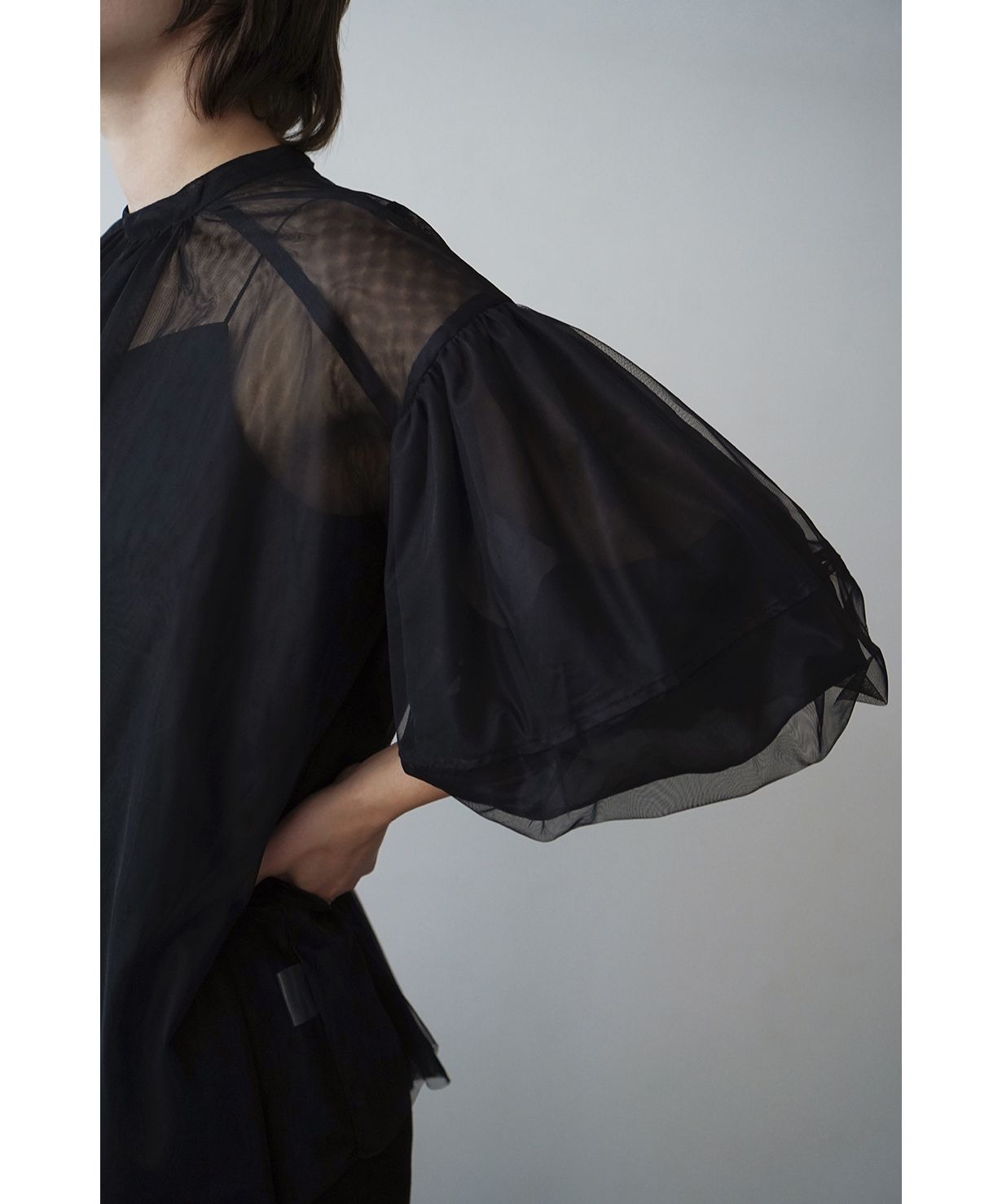 セール 40%OFF】SHEER TULLE BALLOON SLEEVE TOPS(505105018 セール 40%OFF】SHEER TULLE BALLOON SLEEVE TOPS(505105018