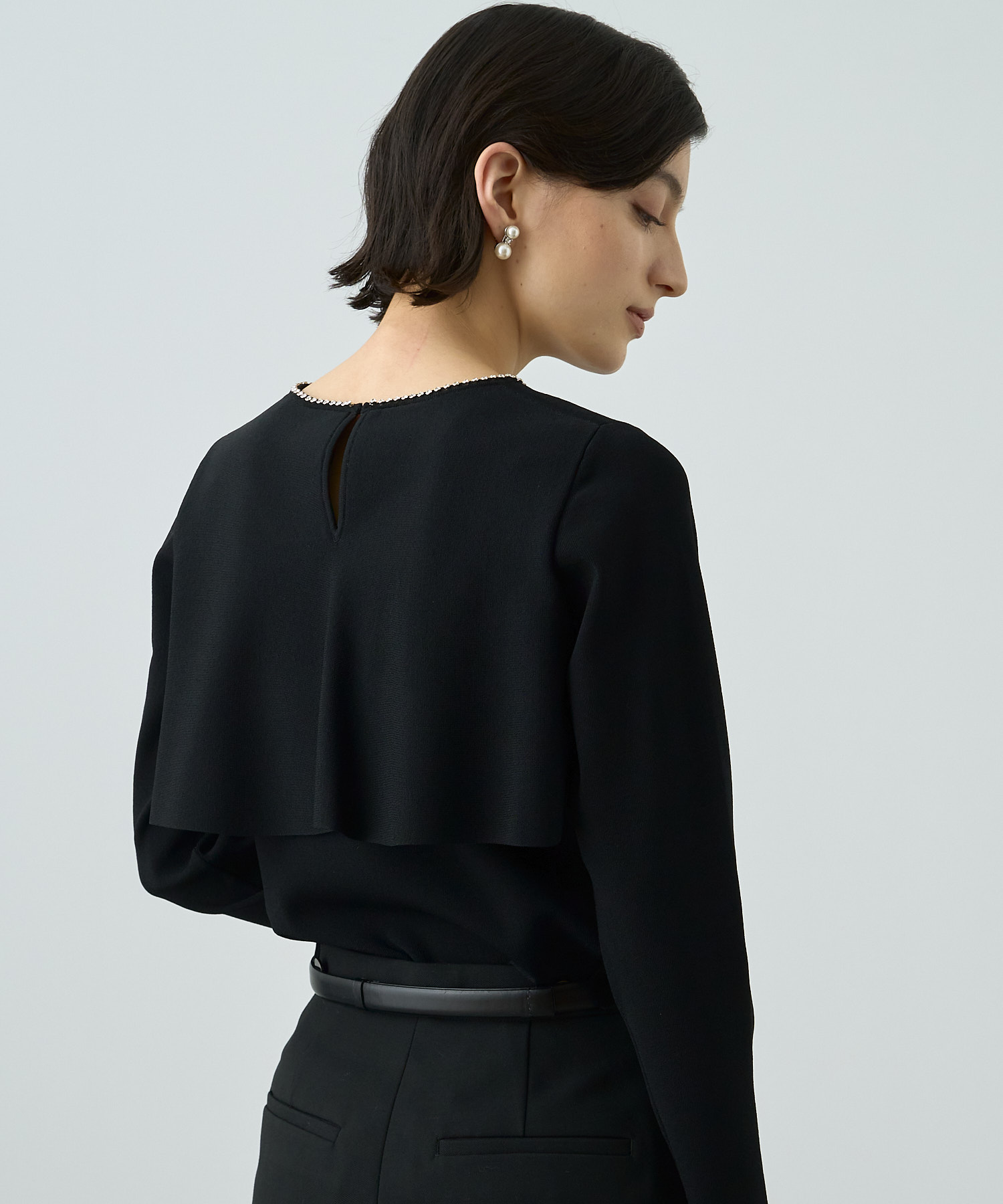 セール 40%OFF】レーヨンストレッチビジューネックプルオーバー