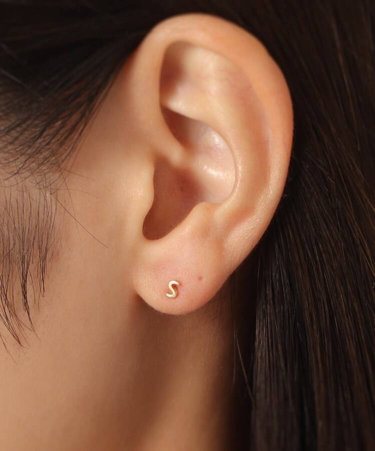 WEB限定】K10イニシャルS スタッドピアス(片耳用)(505120771 WEB限定】K10イニシャルS スタッドピアス(片耳用)(505120771