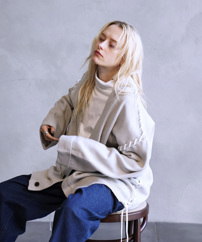 MASAKI × JUNRed】ステッチレースアップルーズカーディガン MASAKI × JUNRed】ステッチレースアップルーズカーディガン