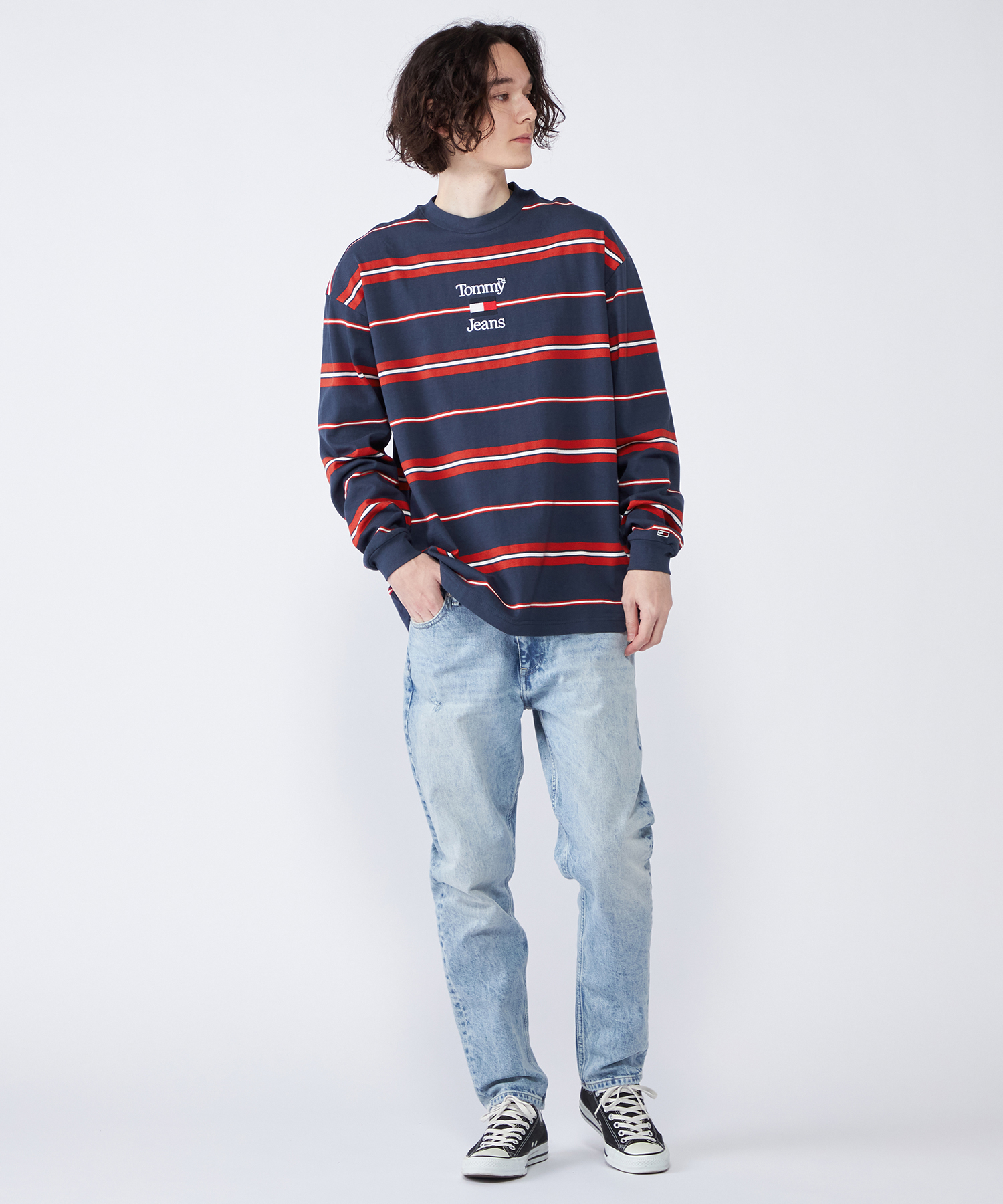  JEANS トミージーンズ トミーバッジロングTシャツ海外限定 TOMMY JEANS トミージーンズ トミーバッジロングTシャツ海外限定