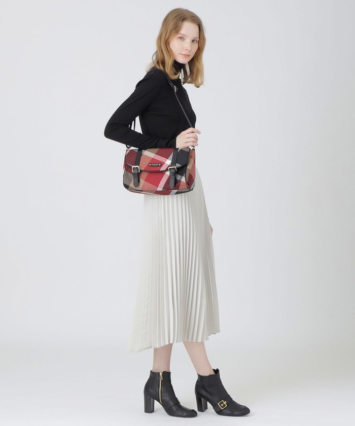 christhanDior ブラックレザー フラップショルダーバッグ 新品:クレストブリッジチェック フラップショルダーバッグ