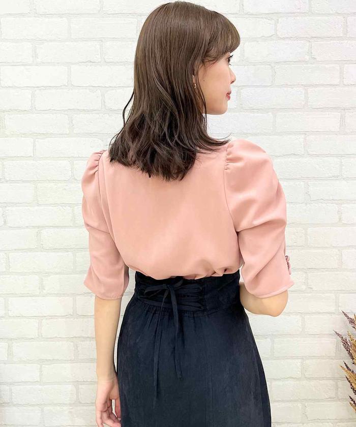 美品☆ヨリ ブラウス ボウタイ サイドギャザー リボン Aライン フォーマル 黒 ドットサイドギャザーブラウス | 2024 AW Collection| yori